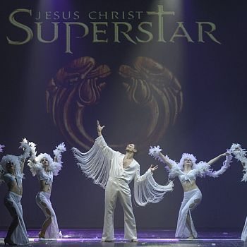 /images/6/7/67-musicalatthemovieswebres-5128-min.jpg